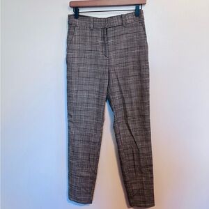 H&M grey plaid dress pants with straight leg and pockets size 6